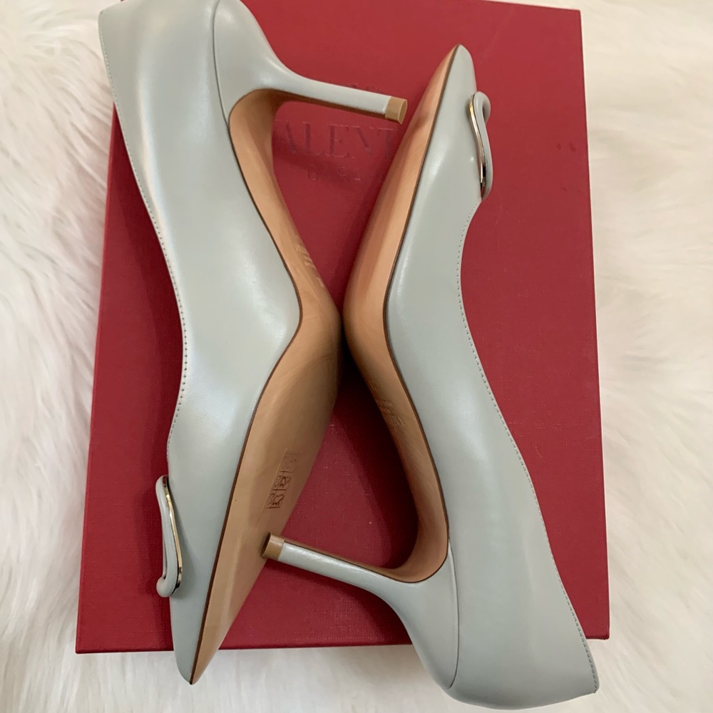 Valentino Grey VLogo Pumps - Picture 7 of 10